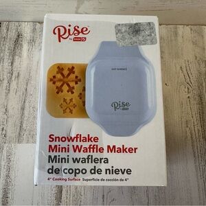 Rise By Dash Snow Flake Mini Waffle Maker NEW
